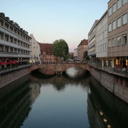 Ferien - Und Messewohnung Am Woehrder See ニュルンベルク エクステリア 写真